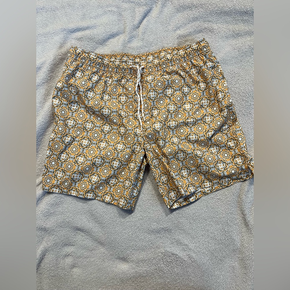 Goodfellow Men's 7” Swim Trunks Large NWOT Yellow Geometric Pattern Mesh Liner